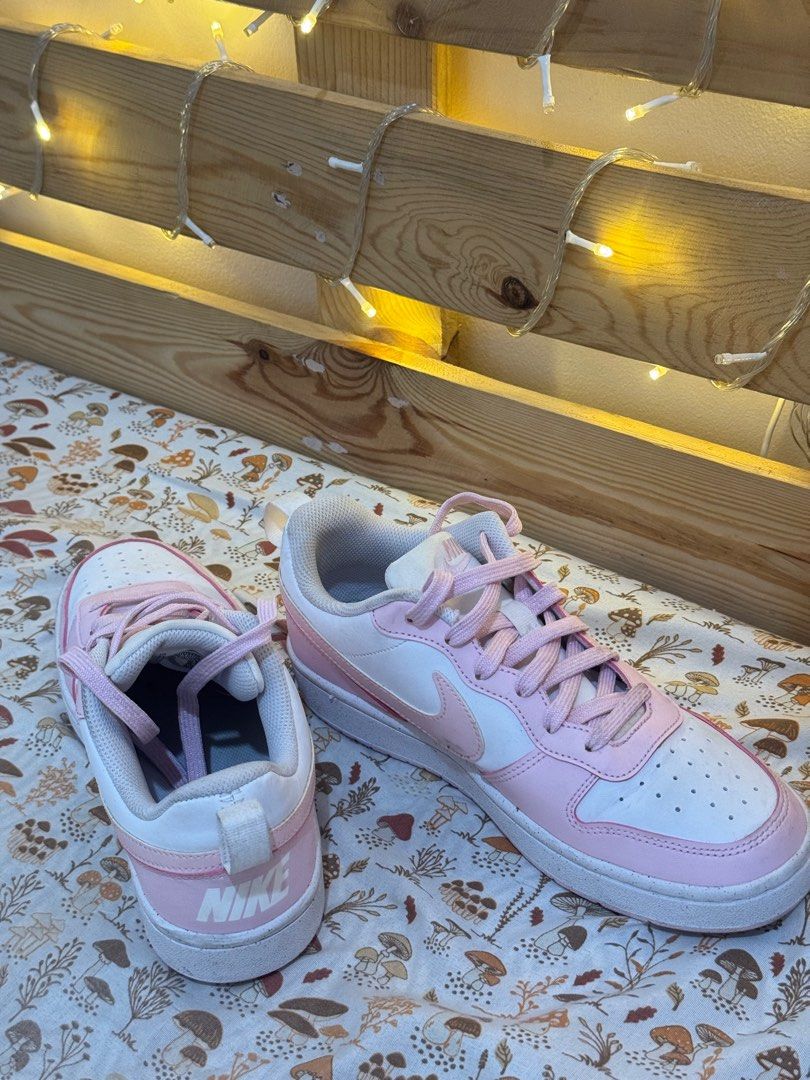 Nike Court Borough Low Recraft (Category: Sneakers) located in Cebu City. Submitted by d.cluttering (Listing ID 1414115521, Image 3). Description: Worn once. Like New. Fits Women 8/8.5 Nike Court Borough Low Recraft GS – Pink / White Description: Original Nike Court Borough Low Recraft ✔️ Authentic ✔️ Size: US 6 on tag but Fits Women 8/8.5 ✔️ Lightly used, well kept ✔️ Clean inside & out ✔️ No tears or sole separation Color: White / Soft Pink Sel