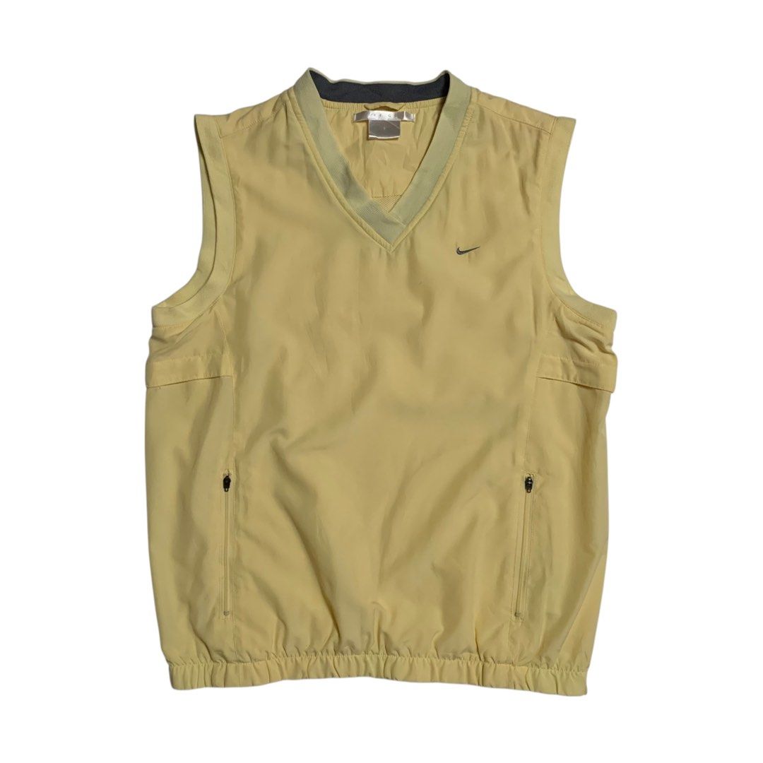 Nike Golf Nylon Vest (Category: Vests) located in Baguio. Submitted by thesecretshop_ph (Listing ID 1414176573, Image 1). Description: Size: Medium Lenght: 24” Width: 19” Issue: -.
