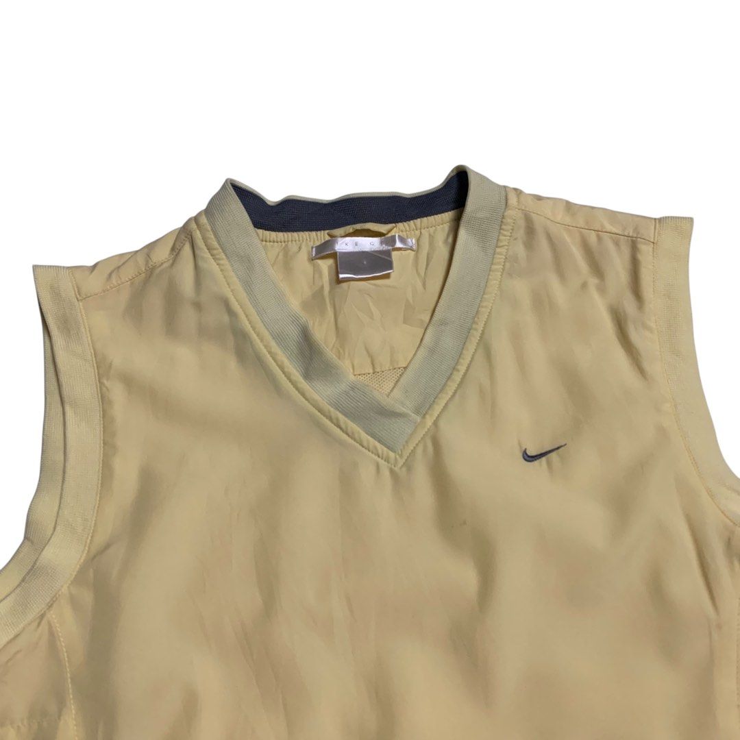 Nike Golf Nylon Vest (Category: Vests) located in Baguio. Submitted by thesecretshop_ph (Listing ID 1414176573, Image 3). Description: Size: Medium Lenght: 24” Width: 19” Issue: -.