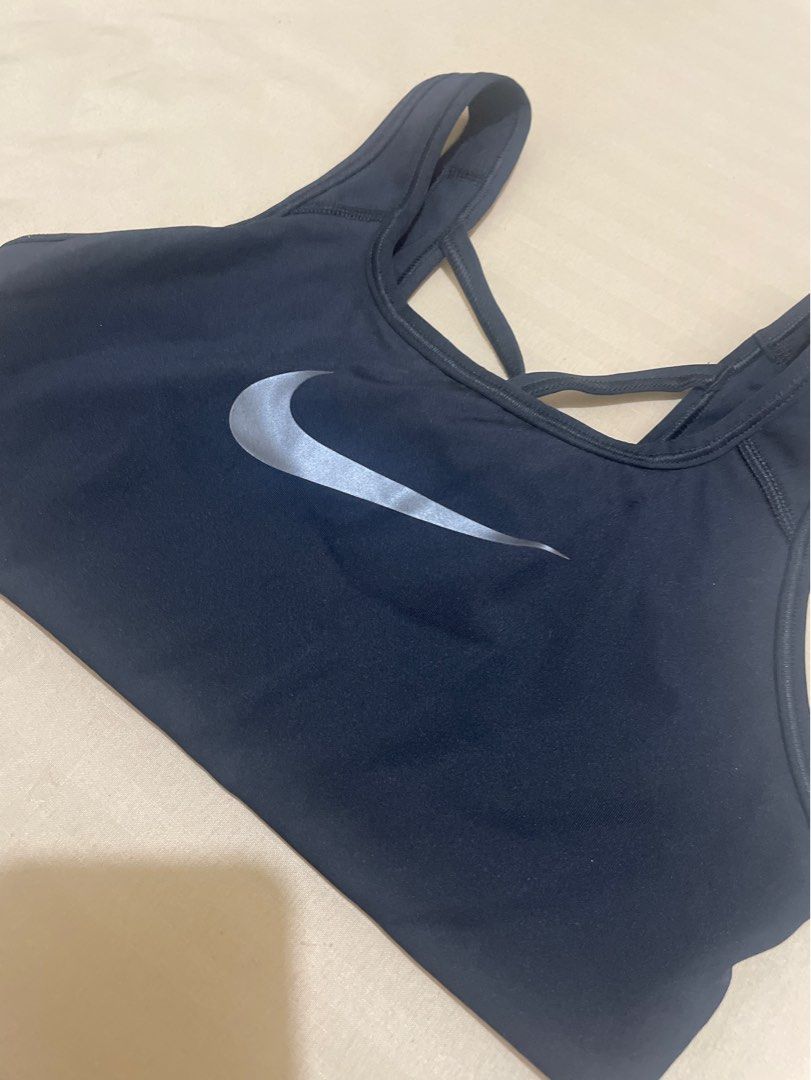 Nike Sports Bra - Black (Category: Activewear) located in Makati City. Submitted by thingsoncelovedph (Listing ID 1414208458, Image 2). Description: No padding Nike Sports Bra Black Gray Check Fits XS to S frames Racerback detail.