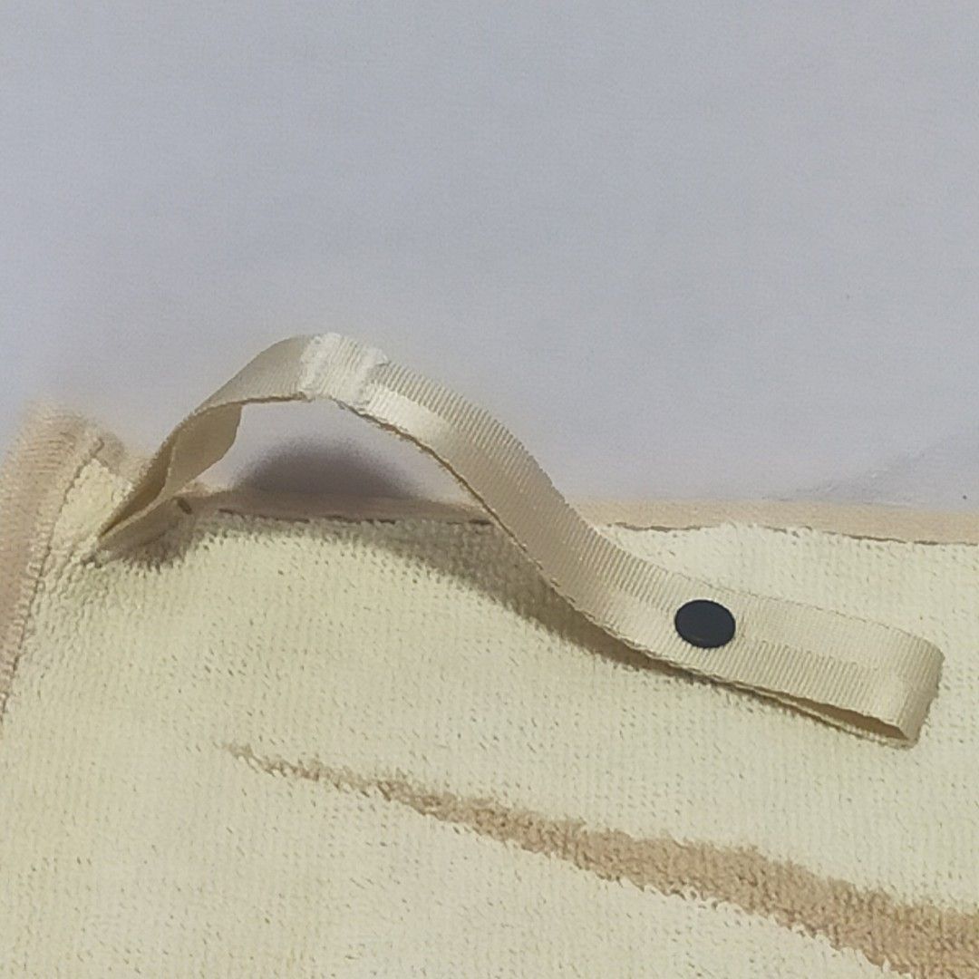 Nike x MMW Yoga Hand Towel (Category: Belt bags, Clutches and Pouches) located in Cainta. Submitted by nkkn.ca (Listing ID 1414210518, Image 3). Description: - Free for every purchase worth P4,000.00 - Nike x MMW Yoga Hand Towel - Features the iconic Nike swoosh design - Includes a convenient strap with snap closure - Ideal for yoga or gym use.