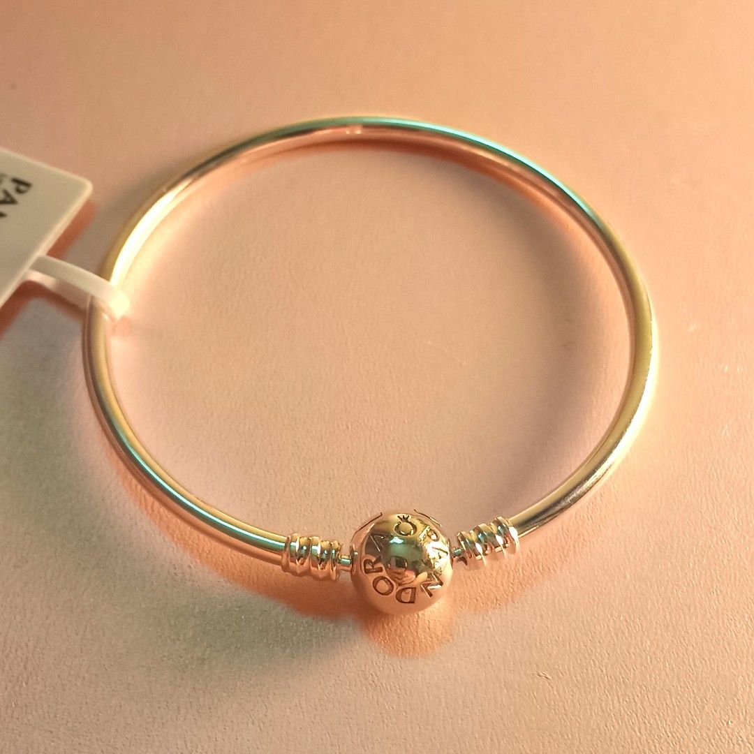 Pandora Moments bangle bracelet classic bangle in silver (Category: Luxury Accessories) located in Santa Rosa. Submitted by love.jewels (Listing ID 1414221808, Image 2). Description: ALL ITEMS ARE NEGOTIABLE, YOU ARE FREE TO MAKE AN OFFER, I. WILL GIVE YOU THE BEST PRICE 😍 ALL BRANDNEW NOT PRELOVED NOT SECOND-HAND FROM FACTORY FOR BRACELET 16-21 CM AVAILABLE SIZES FOR RING 5-10 AVAILABLE SIZE.