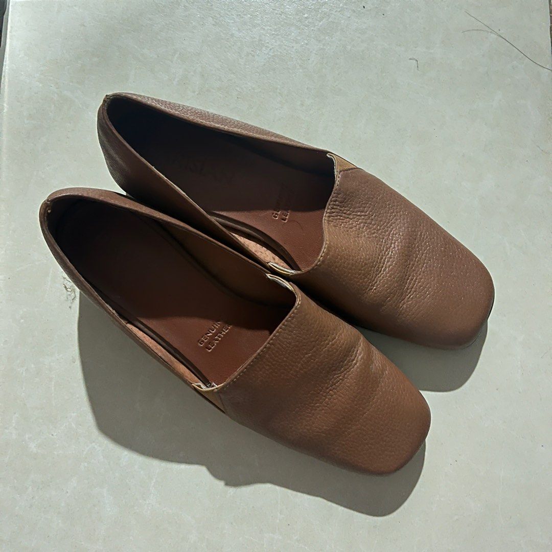 Parisian Genuine Leather Loafers (Category: Loafers) located in Quezon City. Submitted by kaleidoscloset (Listing ID 1414208307, Image 2). Description: help me declutter! selling my preloved Parisian leather heel loafers for only ₱350 perfect for business and smart casual wear only used a few times, still in good condition :-).