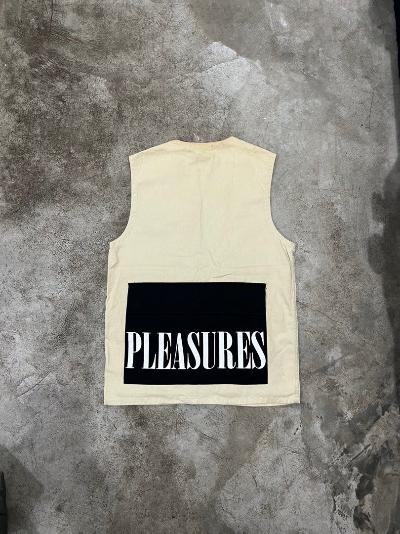 Pleasures Fade Tactical Vest (Category: Vests) located in Naga. Submitted by nowhere_archive_shop (Listing ID 1414184426, Image 3). Description: Pleasures Fade Tactical Vest Size S On Tag - 20/28 Good Condition Sign Of Usage 1250+sf DM.