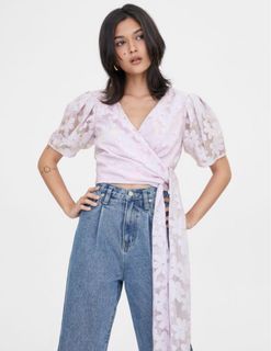(Category: ) located in . Submitted by wardrobeflea1 (Listing ID 1414147813, Image 1). Description: .