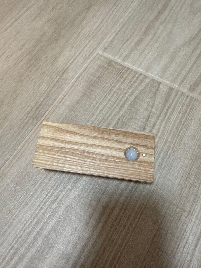 Rechargeable Wireless Rectangular Motion Sensor Light (Category: Lighting) located in Singapore. Submitted by eknenejeske (Listing ID 1414208573, Image 1). Description: .