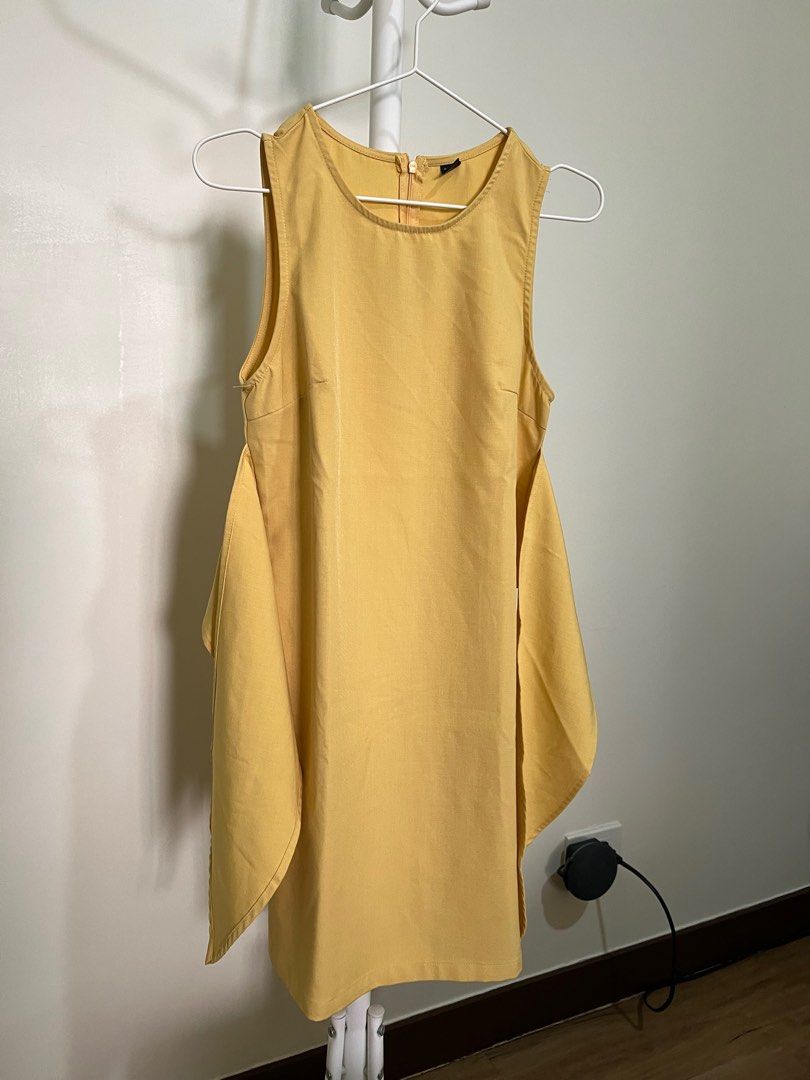 Shein Yellow Front Tie Dress (Category: Dresses) located in Pasig City. Submitted by decluttermycloset.24 (Listing ID 1414147467, Image 3). Description: - Shein Yellow Front Tie Dress - Size: XS (EU 34) - Slightly negotiable.