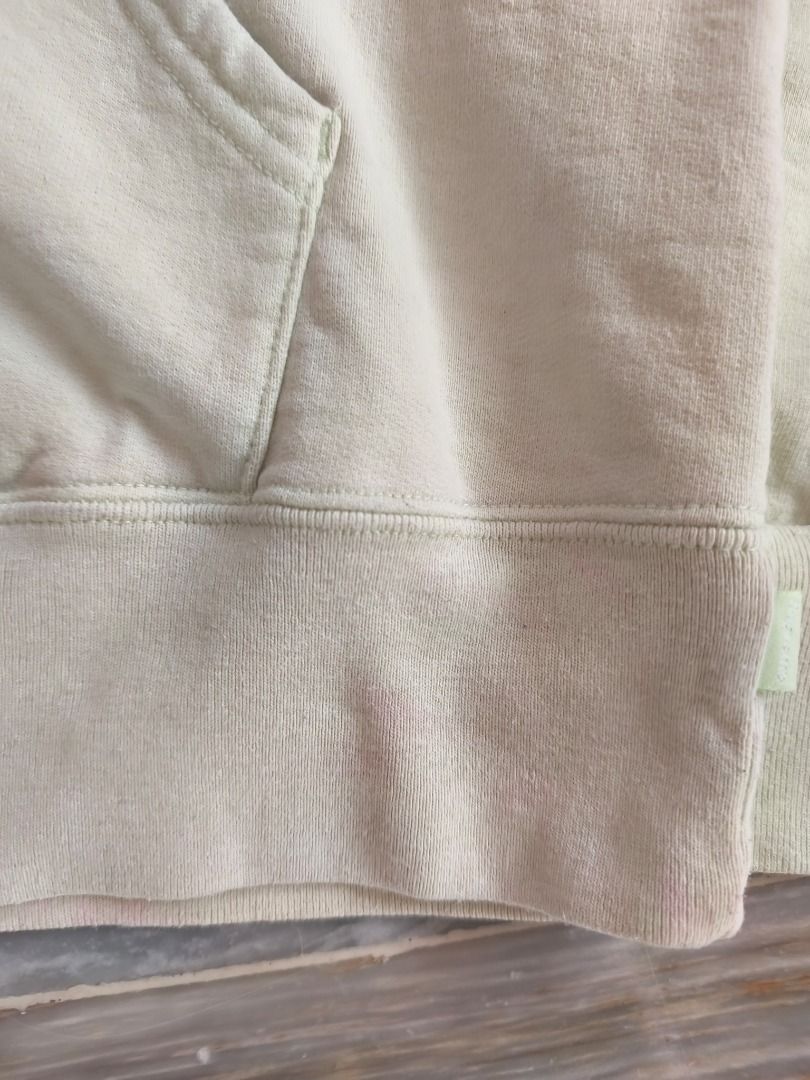Supreme Chris Cunningham Chihuahua Hoodie (Category: Hoodies) located in Lucena. Submitted by 0174.archive (Listing ID 1414101183, Image 3). Description: good used condition condition 8/10 flaws - minor discoloration (reddish), some dirt stain due to storage (dm for more photos) Actual Measurements (inches) Chest (pit to pit): 22.5 Length: 27 Message before buying. Items are pre-loved / second hand used. Manage your expectations. Buy with confide