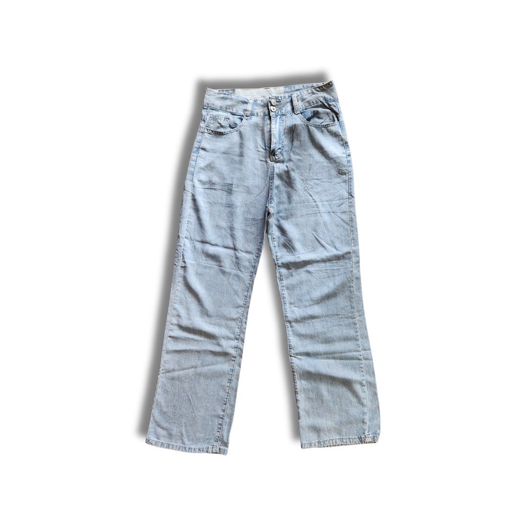 Thrifted Acid Washed Straight Jeans (Category: Jeans) located in Lucena. Submitted by httpynk (Listing ID 1414117781, Image 2). Description: - thrifted pants - need wash - has minimal stains - all has working zipper - length varies from 41-43 - MEDIDA SIZED.