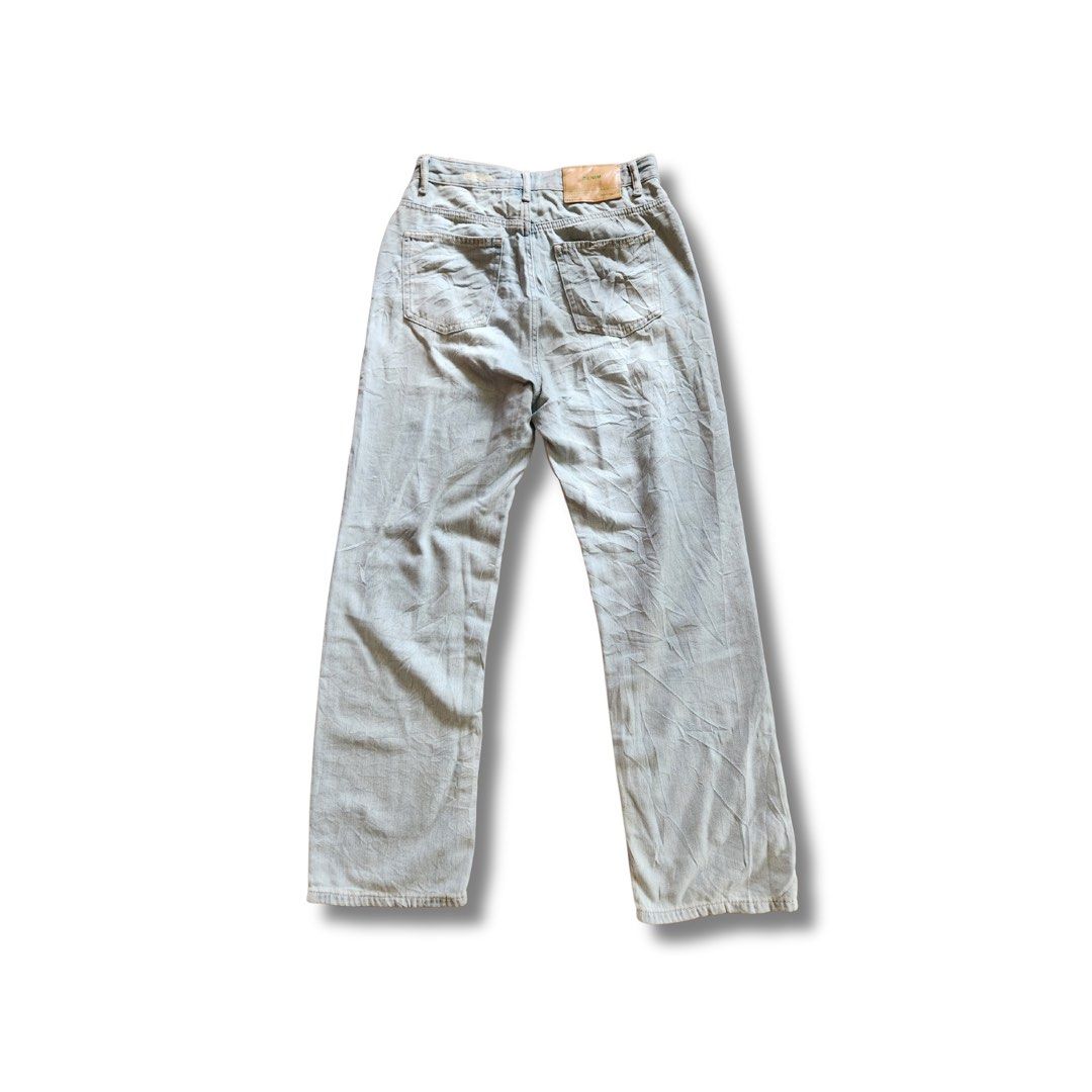 Thrifted Acid Washed Straight Jeans (Category: Jeans) located in Lucena. Submitted by httpynk (Listing ID 1414117791, Image 2). Description: - thrifted pants - need wash - has minimal stains - all has working zipper - length varies from 41-43 - MEDIDA SIZED.