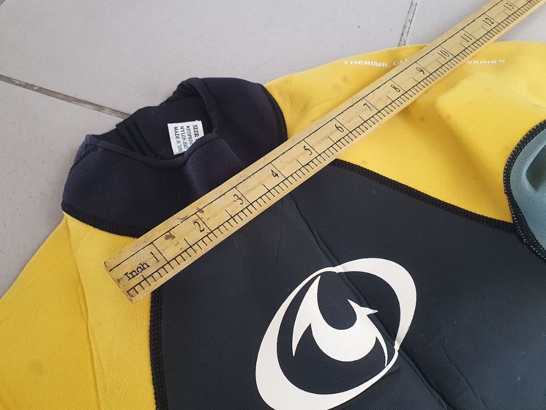 TYR Thermal Guard Wetsuit for boys (Category: Babies & Kids Fashion) located in Quezon City. Submitted by nextnoel (Listing ID 1414244878, Image 3). Description: TYR Thermal Guard Wetsuit for boys = 700 - made of neoprene material - no tear, minor stain on the yellow shoulder part Meet-ups can be arranged, but pick-up through couriers is preferred..