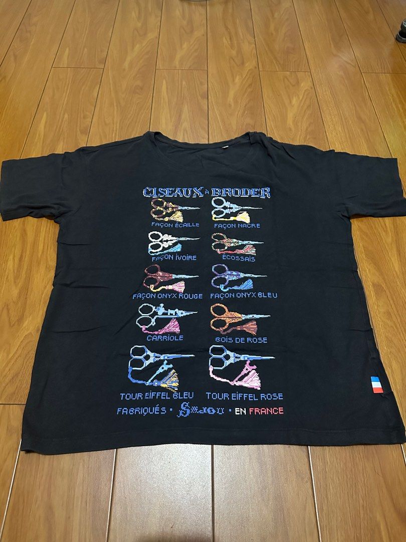 Uniqlo Ciseaux à Broder Graphic Tee (Category: Shirts) located in Quezon City. Submitted by grrachi (Listing ID 1414148494, Image 1). Description: .