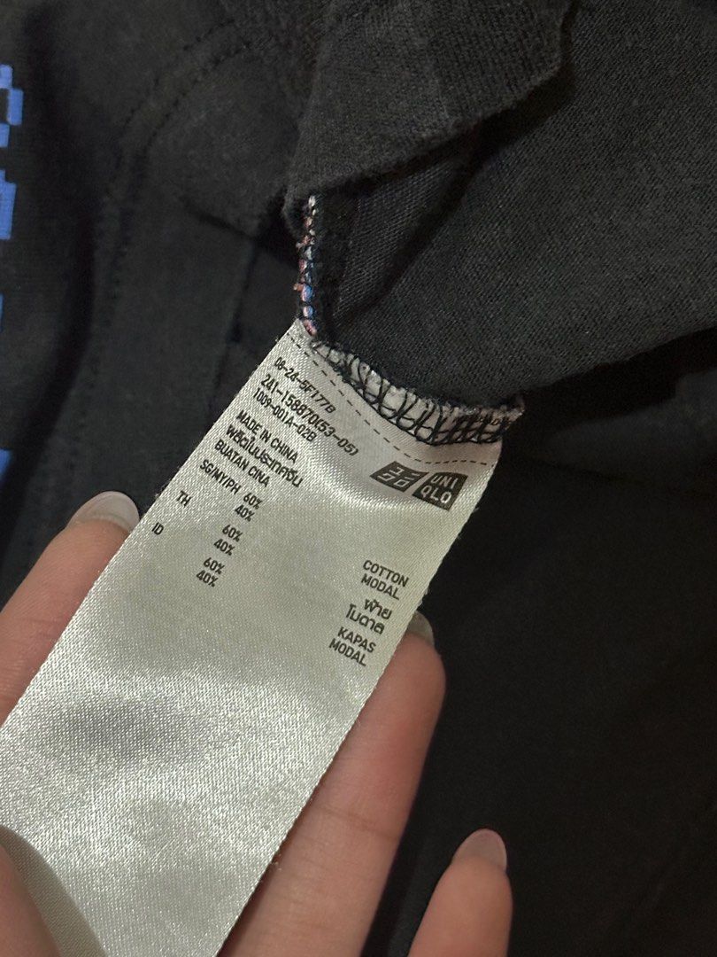 Uniqlo Ciseaux à Broder Graphic Tee (Category: Shirts) located in Quezon City. Submitted by grrachi (Listing ID 1414148494, Image 2). Description: .