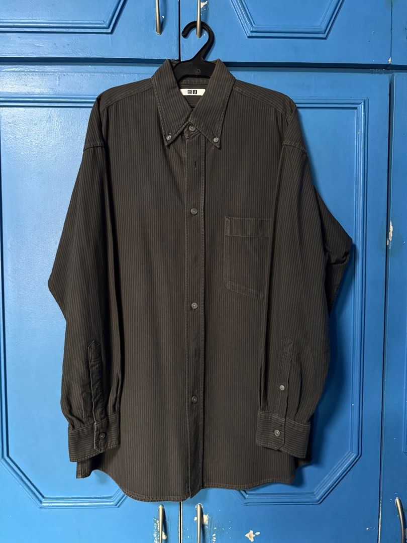 Uniqlo U Striped Button-Down Oxford Shirt (Category: Tshirts & Polo Shirts ) located in Quezon City. Submitted by __danmoi (Listing ID 1414097209, Image 1). Description: - Uniqlo striped button-down Long sleeves shirt (Dark Grey) - Single chest pocket - Buttoned cuffs - Dimensions: 30" L x 24" W.