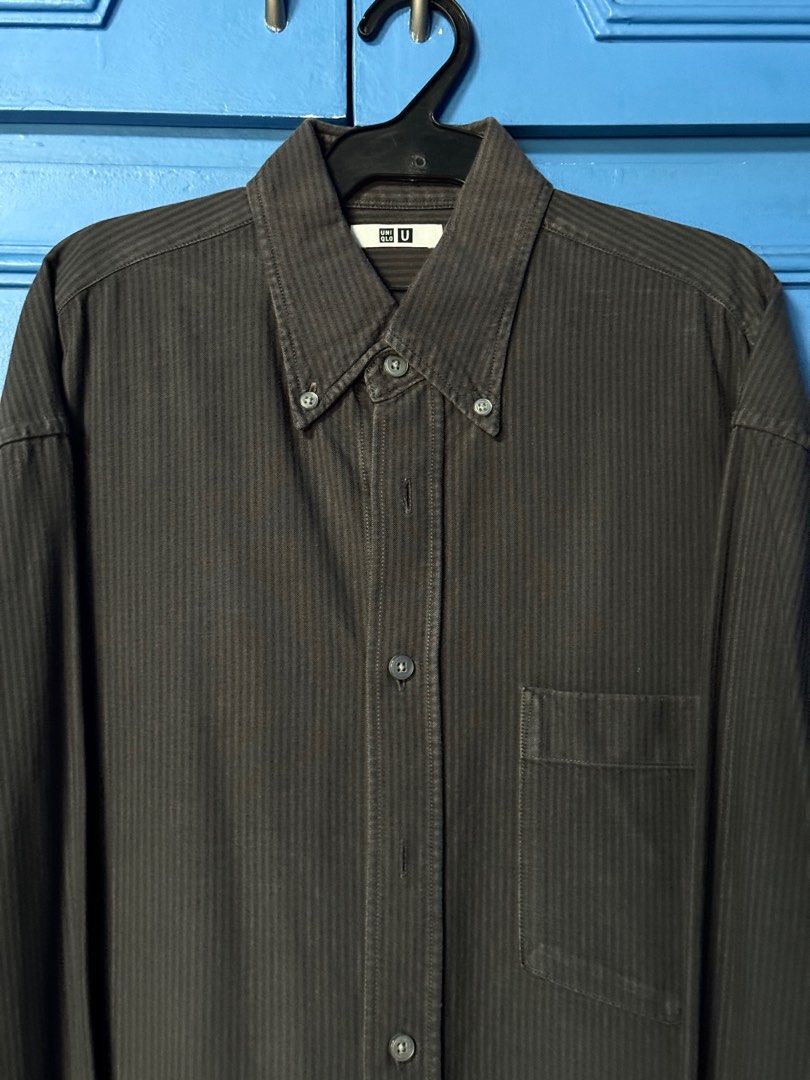 Uniqlo U Striped Button-Down Oxford Shirt (Category: Tshirts & Polo Shirts ) located in Quezon City. Submitted by __danmoi (Listing ID 1414097209, Image 2). Description: - Uniqlo striped button-down Long sleeves shirt (Dark Grey) - Single chest pocket - Buttoned cuffs - Dimensions: 30" L x 24" W.