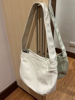 (Category: ) located in . Submitted by closetloved (Listing ID 1414103519, Image 1). Description: .