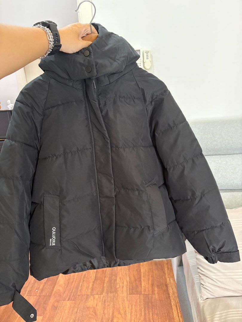 Winter Jacket (Category: Coats, Jackets and Outerwear) located in Rawang. Submitted by sasasellss (Listing ID 1414082728, Image 1). Description: Bought in China during winter.