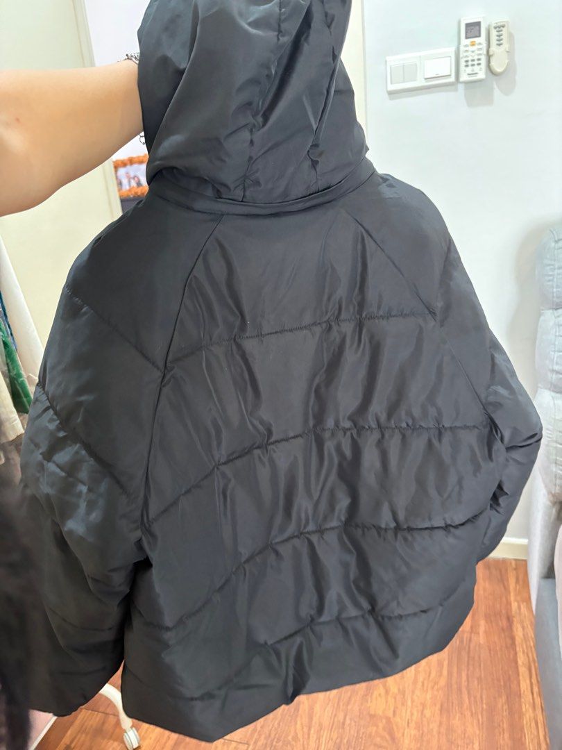 Winter Jacket (Category: Coats, Jackets and Outerwear) located in Rawang. Submitted by sasasellss (Listing ID 1414082728, Image 2). Description: Bought in China during winter.