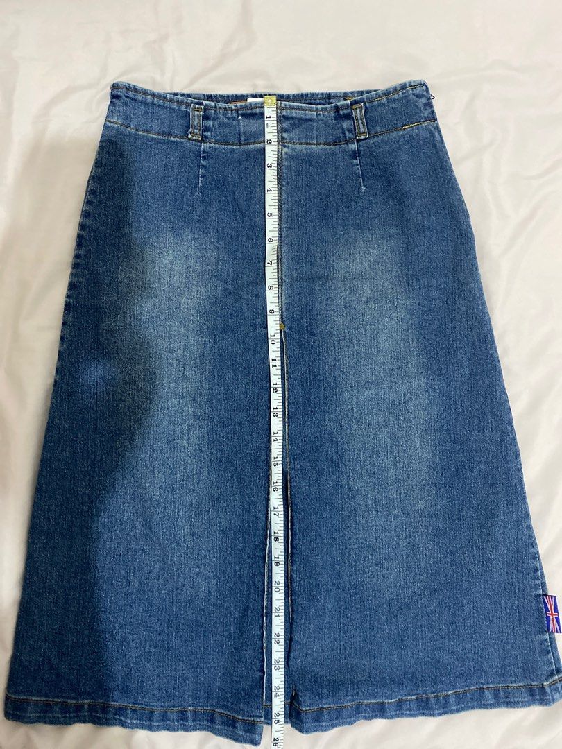 X-TM Jeans Denim Skirt (Category: Skirts) located in San Fernando. Submitted by miso.ph (Listing ID 1414093701, Image 3). Description: - Classic design with front slit - Medium wash - Midi length - Zipper closure - Features pockets - Fabric: 95% cotton, 5% spandex - Waist: 28 inches - Length: 24 inches #denim #skirt #midiskirt #mediumwash #A line.