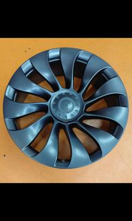 (Category: ) located in . Submitted by ls.tyres (Listing ID 1402006443, Image 1). Description: .