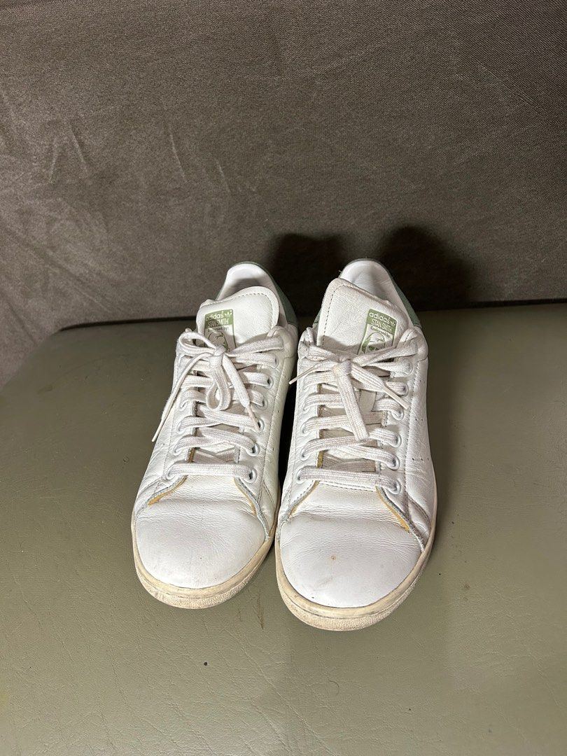 Adidas Stan Smith White Green Sneakers (Category: Sneakers) located in Manila. Submitted by eyyyms (Listing ID 1414304665, Image 3). Description: Adidas Stan Smith Size: US 8 / UK 7.5 / FR 41.5 Condition: Well Used Location: Makati City No Box FREE SHIPPING (within Metro Manila).