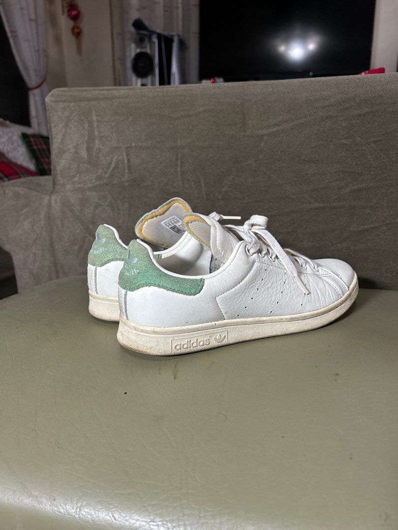 Adidas Stan Smith White Green Sneakers (Category: Sneakers) located in Manila. Submitted by eyyyms (Listing ID 1414304665, Image 2). Description: Adidas Stan Smith Size: US 8 / UK 7.5 / FR 41.5 Condition: Well Used Location: Makati City No Box FREE SHIPPING (within Metro Manila).
