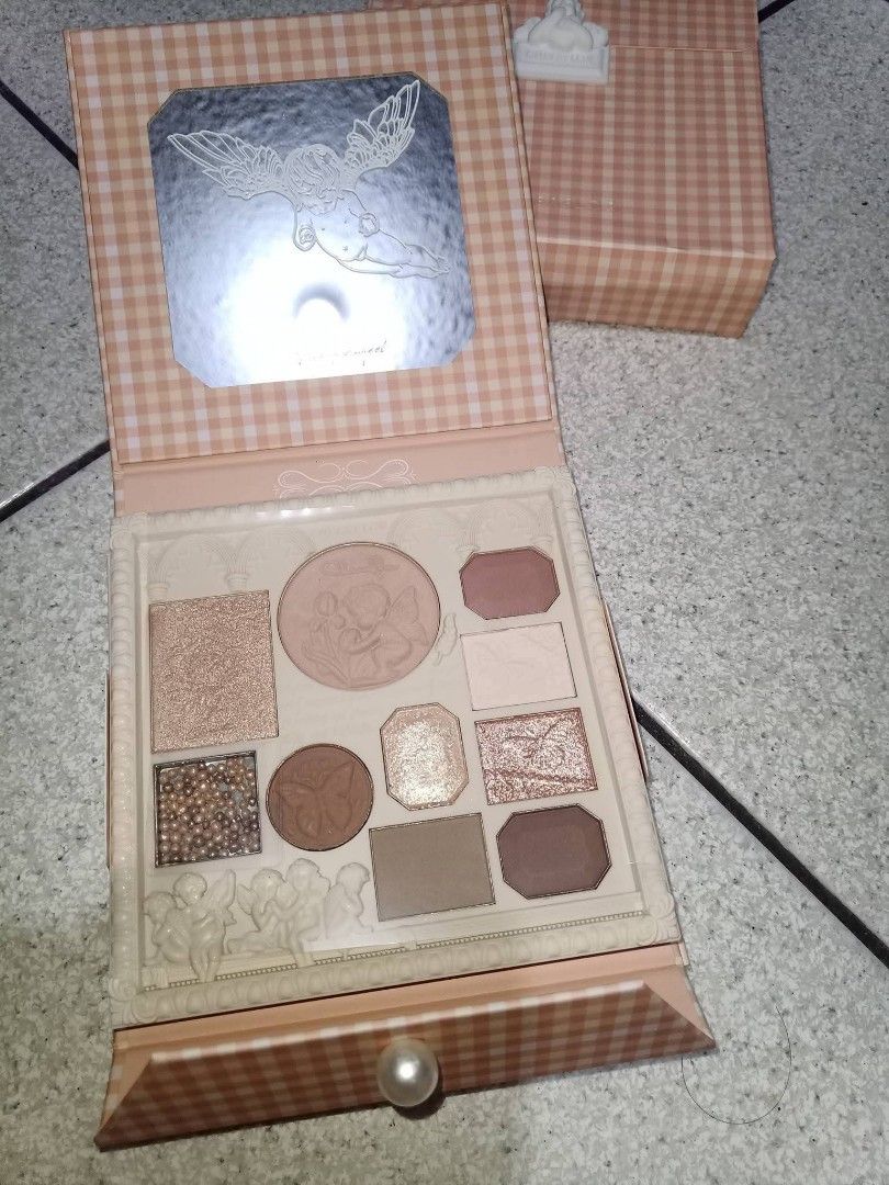Authentic cheerflor makeup palette (Category: Makeup) located in Pasig City. Submitted by jessentials (Listing ID 1414269411, Image 2). Description: .