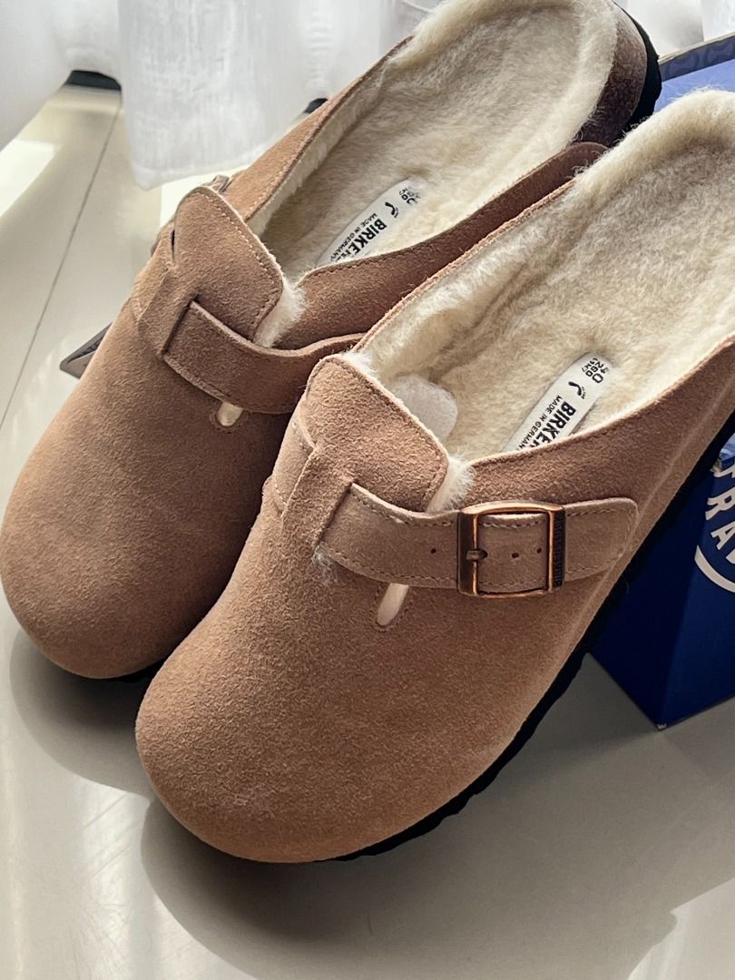 Birkenstock Zermatt Shearling Slippers (Category: Slippers and slides) located in Pasig City. Submitted by dnarchy (Listing ID 1414271764, Image 2). Description: With box and dustbag.