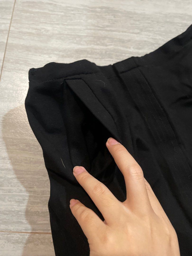 Black Skirt with Pockets (Category: Shorts) located in Quezon City. Submitted by jackiedc (Listing ID 1414322370, Image 2). Description: .