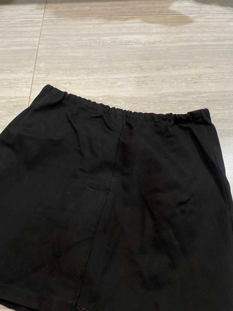 Black Skirt with Pockets (Category: Shorts) located in Quezon City. Submitted by jackiedc (Listing ID 1414322370, Image 3). Description: .