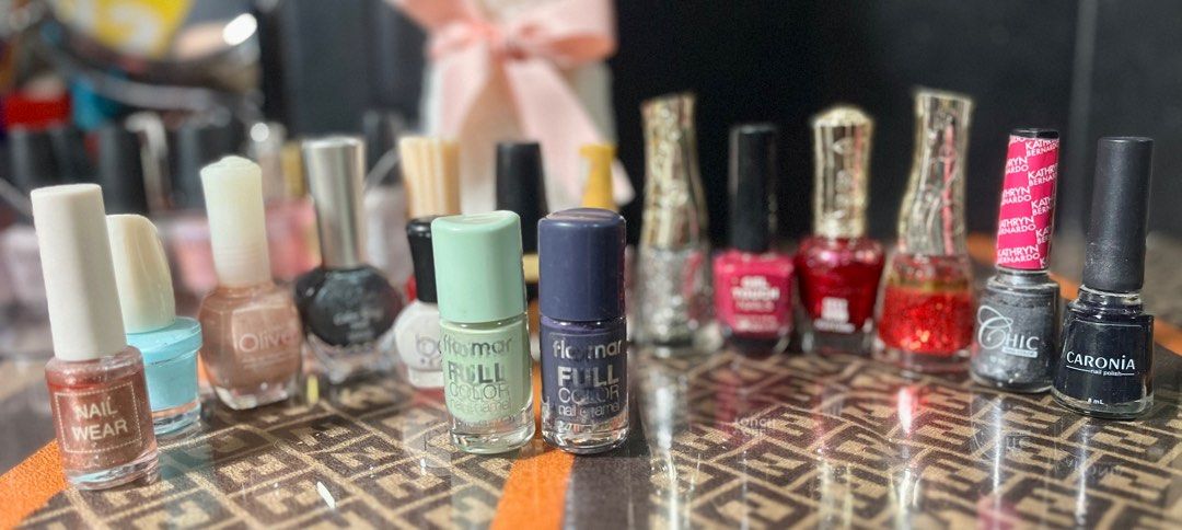 Bundle korea nail polish (Category: Hands & Nails) located in Angeles City. Submitted by ritenianstuff (Listing ID 1414306281, Image 1). Description: De clutter lng po Bago pa po mga flormar once lng ngamit Lp posted with freebie p Add sf 55 GCash payment .
