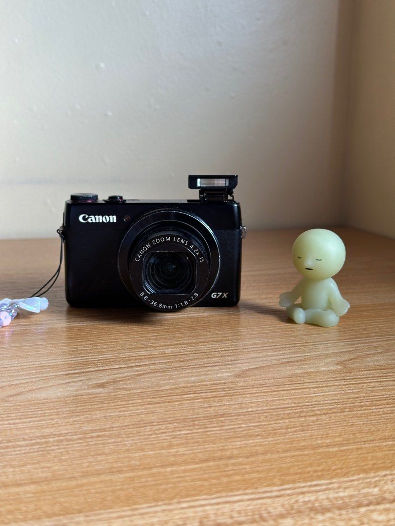 Canon G7X Mark I Digital Camera (Category: Cameras) located in Legazpi City. Submitted by juliana1078 (Listing ID 1414191472, Image 1). Description: Canon G7X Mark I (Black) 🌷 ₱32k 1"-type 20.2MP sensor f/1.8-2.8 4.2x zoom lens DIGIC 6 image processor 1040K-dot tilting touchscreen, 1080p60 videos built-in Wi-Fi Pop up flash Flip Screen No issues, only sign of usage. Can send sample pics by pm. Inclusions: Charger, Original Battery, Pouch, Camera