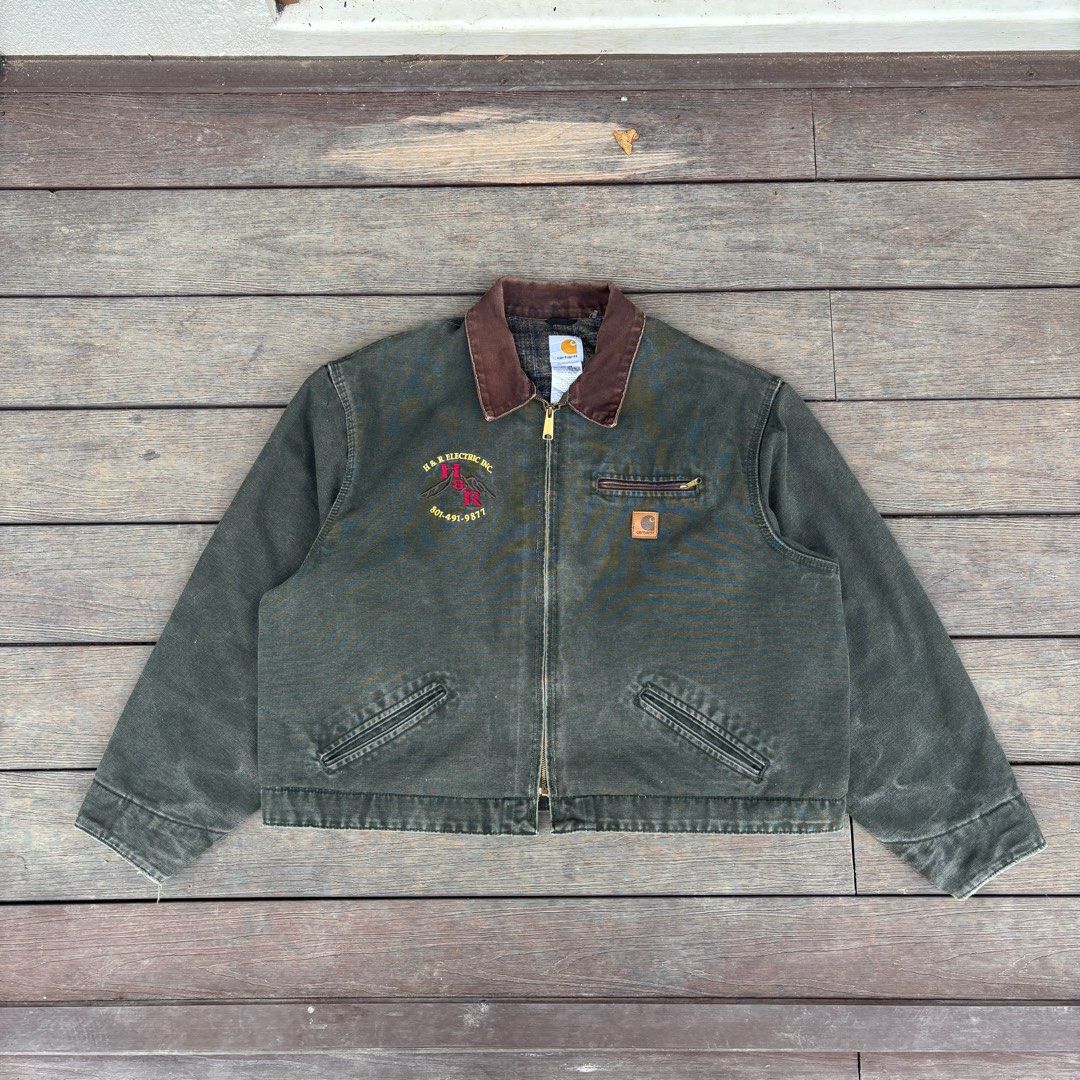 Carhartt Detroit MOS (Category: Coats, Jackets and Outerwear) located in Pasig City. Submitted by iceicethrift (Listing ID 1414309748, Image 1). Description: Carhartt Detroit J97 MOS Dated 2007 26 Width 24 length Jnt/lalamove Greenfield mandaluyong meetup .