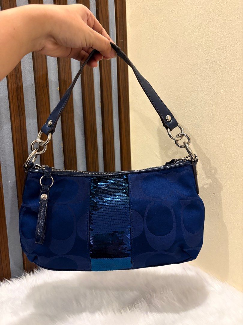 Coach Demi Stripe Kili Bag (Category: Luxury Bags & Wallets) located in San Fernando. Submitted by srhgrc (Listing ID 1414351378, Image 2). Description: -slightly negotiable -rank A-SA condition -like new condition -no foul smell friendly reminder kasi hindi po biro ang magbenta 😭: please pag nag inquire po kayo and ang daming question sa seller pag pass po kayo, sabihin niyo, hindi yung ise-seen niyo lang yung seller na binigay po lahat ng need