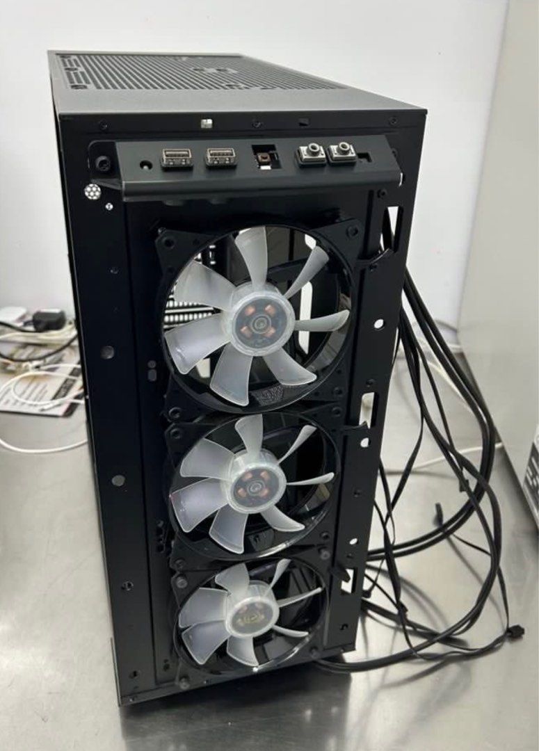 Cooler Master PC Case with Liquid Cooling65605866906114111