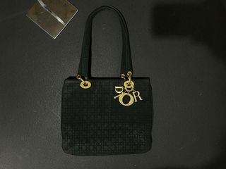 (Category: ) located in . Submitted by luxbag_ph (Listing ID 1414302809, Image 1). Description: .