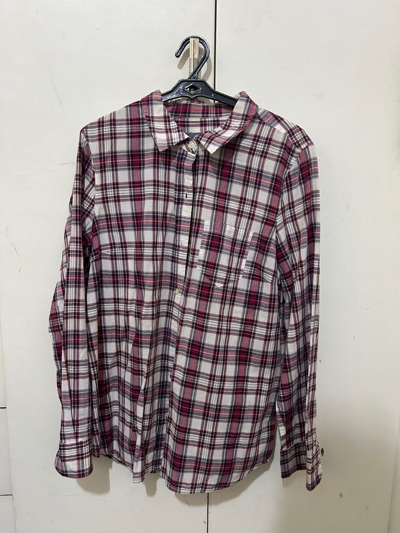 GAP Plaid Longsleeves (Category: Longsleeves) located in Batangas. Submitted by dusclutter (Listing ID 1414303371, Image 1). Description: Barely used No issues RFS: decluttering, moving places Loc: Sto tomas, Batangas MOP: Gcash Shipping c/o buyer via J&T .