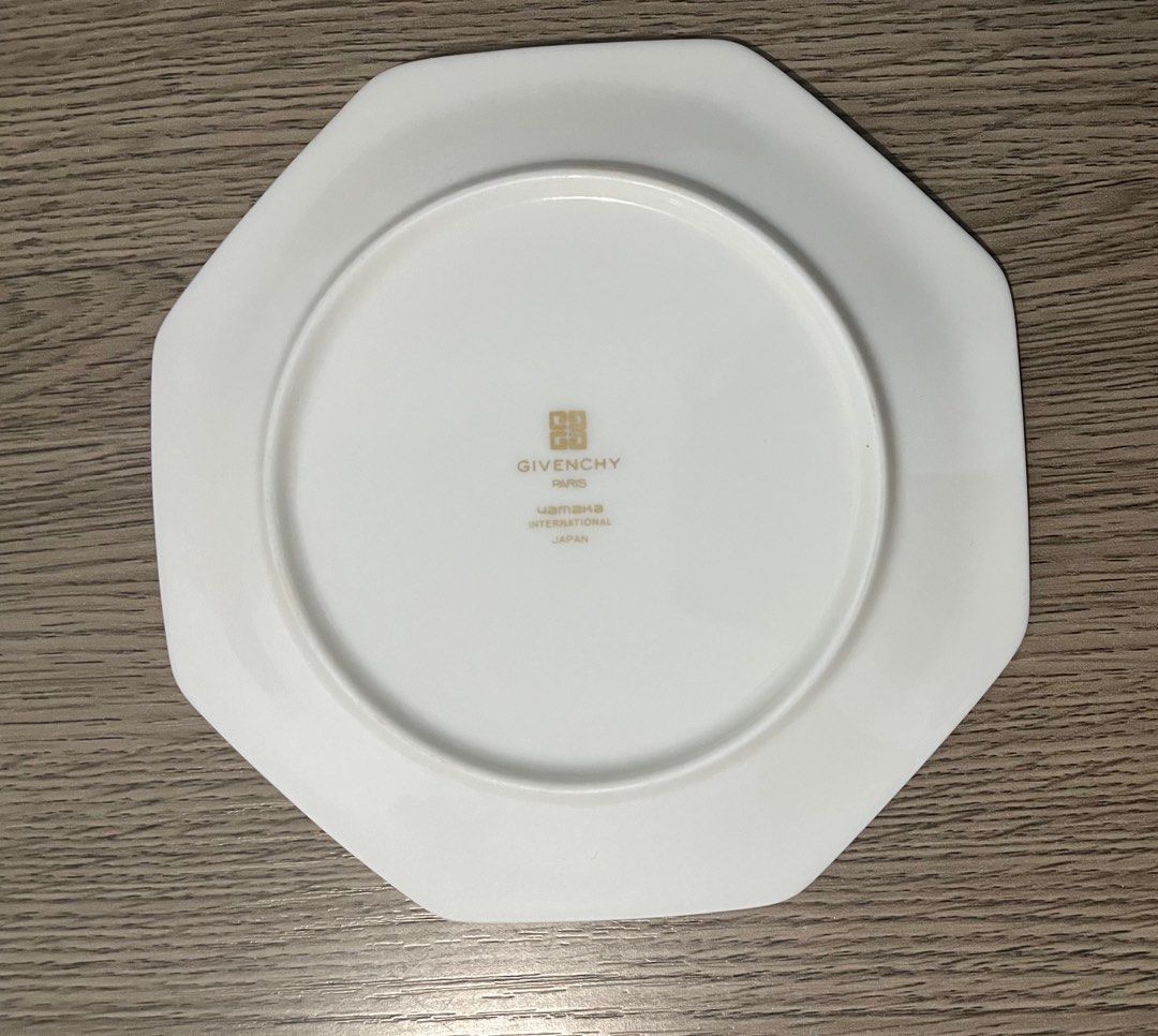 Givenchy dessert plate (Category: Dinnerware & Cutlery) located in Paranaque City. Submitted by simonthecutecatboy (Listing ID 1414341285, Image 2). Description: -100% Authentic -approx 5.75" in Diameter -no box -1pc only.