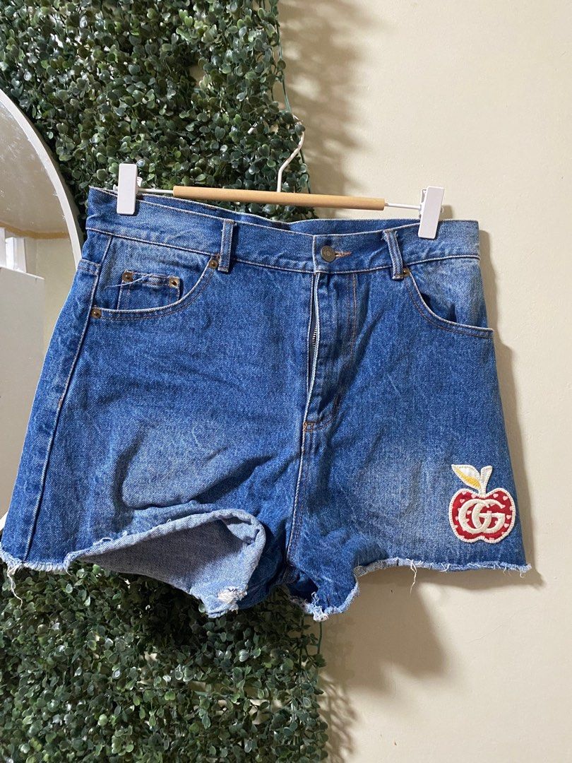 Gucci short (Category: Luxury Apparel) located in Manila. Submitted by avathriftedcloset (Listing ID 1414407356, Image 1). Description: Authentic 26-28 waist line.