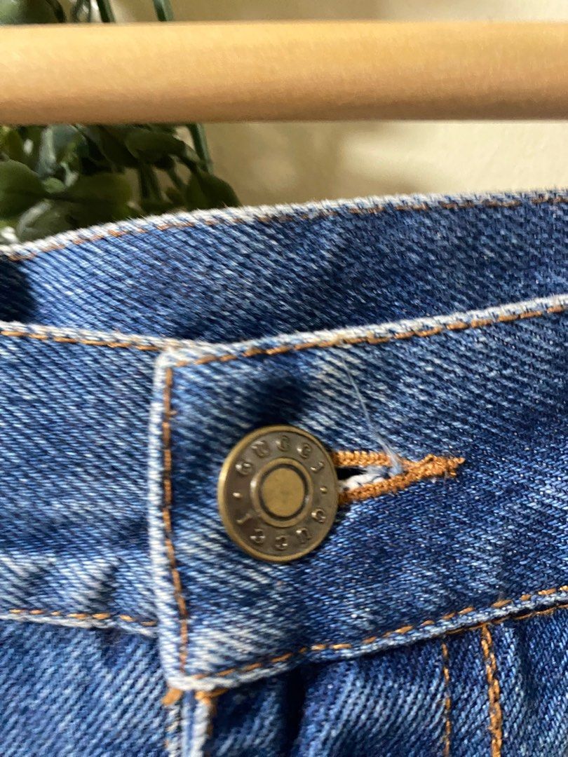 Gucci short (Category: Luxury Apparel) located in Manila. Submitted by avathriftedcloset (Listing ID 1414407356, Image 3). Description: Authentic 26-28 waist line.