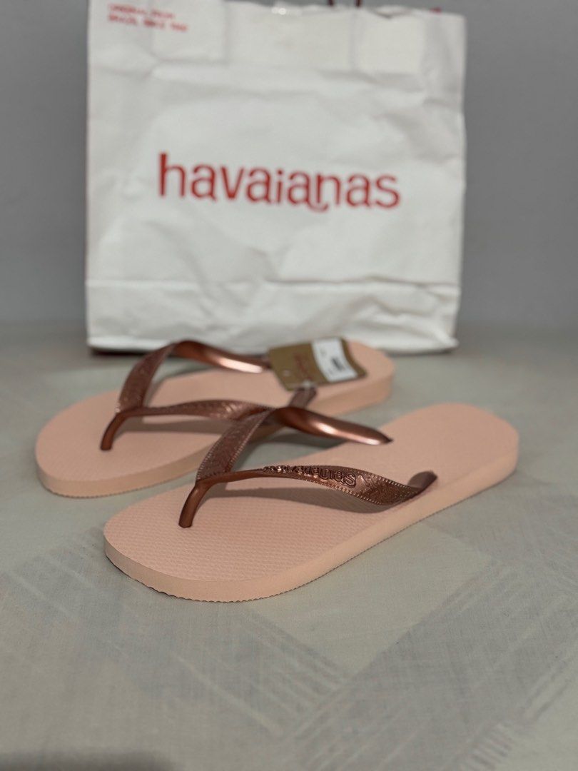 HAVAIANAS Top Flip Flops Ballet Rose (Category: Slippers and slides) located in Bulacan. Submitted by hilligna (Listing ID 1414288018, Image 1). Description: Brandnew Size 9 .