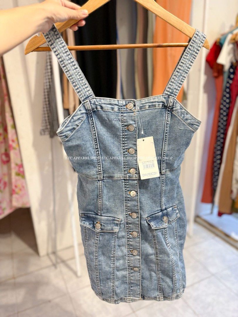 H&M Denim Dress (Category: Dresses) located in Manila. Submitted by chachips (Listing ID 1414253541, Image 1). Description: 🌸used only once 🦩can fit xxs-s .
