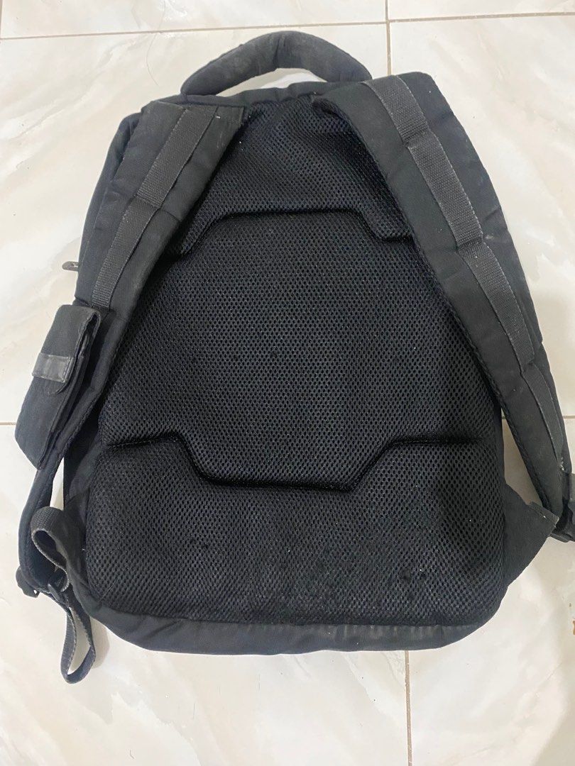HP Black Backpack (Category: Backpacks) located in Manila. Submitted by tworkz0804 (Listing ID 1414377298, Image 2). Description: - Black HP backpack - Multiple compartments and zippers - Padded back and shoulder straps for comfort - Top handle for easy carrying - Sleek design - Durable material.