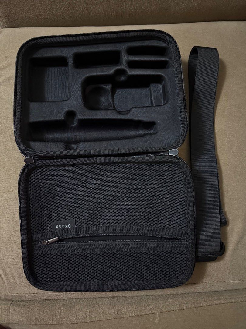 Insta360 X4 Carrying Case (Category: Camera Bags & Carriers) located in Marikina City. Submitted by gavs87884 (Listing ID 1414296382, Image 1). Description: Compatible with insta360 x4/x3 Shockproof Price nego With strap.