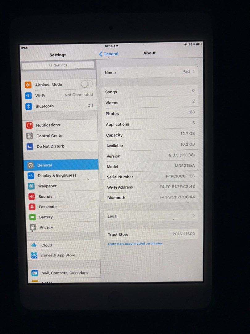 Ipad mini 1 16gb (Category: iPad) located in Quezon City. Submitted by lalainee9 (Listing ID 1414395503, Image 3). Description: Selling my ipad mini 1 Super kunat ng battery. Some apps may not working kasi outdated na ito. pero goods padin gamitin pm me. No inclusion unit only.