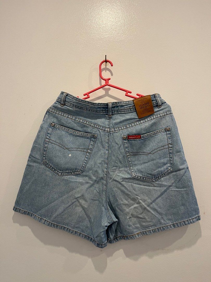 Jeans West Denim Shorts (Category: Shorts) located in Antipolo. Submitted by _gellavctrn (Listing ID 1414317211, Image 2). Description: - Vintage Jeans West denim shorts - High-waisted design - Button and zipper closure - Front and back pockets - Light blue wash - Relaxed fit - Jeanswest logo detail.