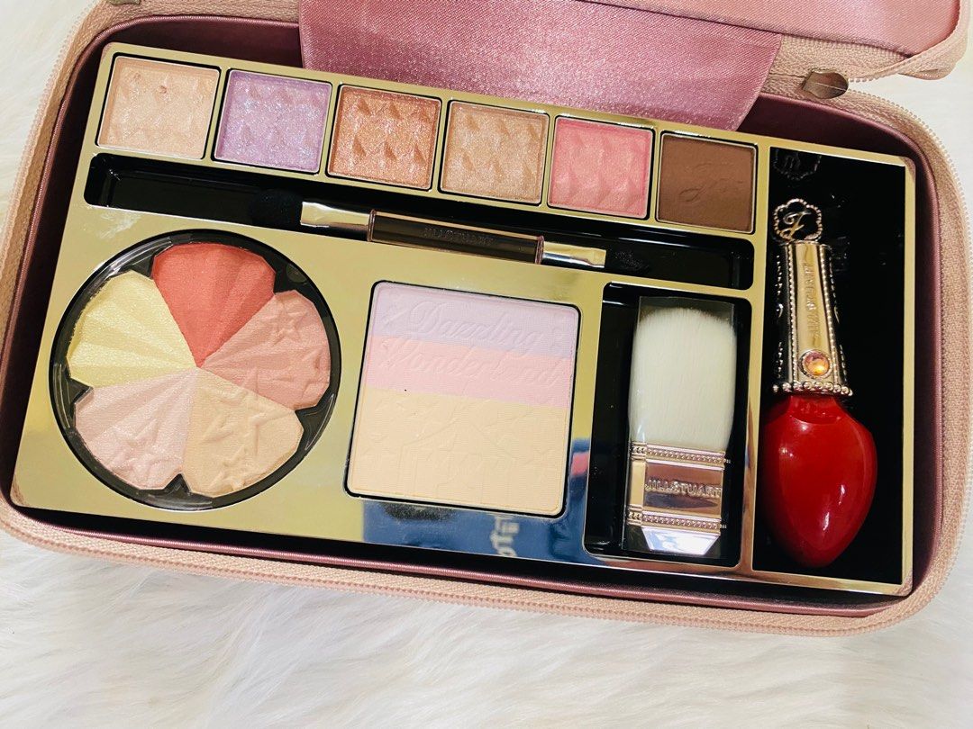 JILL STUART COMPLETE PALETTE (Category: Makeup) located in Pagsanjan. Submitted by lavishbyji22912 (Listing ID 1414424105, Image 2). Description: AUTHENTIC BRAND NEW FLAWS: ung leather lanvg may fading pero hindi sya bakbak never used super bago see photos.
