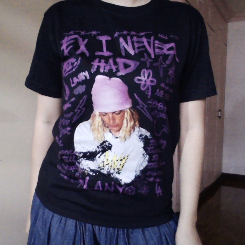 lany ex I never had shirt top (Category: Tshirts & Polo Shirts ) located in Manila. Submitted by avie.declutters (Listing ID 1414269019, Image 2). Description: .ᐟ Kindly look through ALL photos carefully before sending an offer .ᐟ Inquiries will only be entertained if regarding size, flaws, or RFS ✦ payment: GCash, bank transfer (NO COD) ✦ delivery: J&T, Lalamove (same-day delivery) ✦ meet-ups: not available ⧽ Accepted offers are given 24 hours t