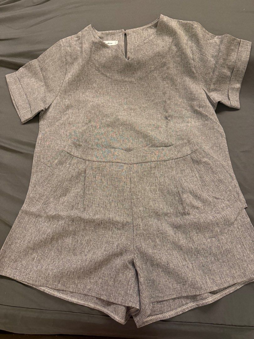 Linen blend coordinates (Category: Sets or Coordinates) located in Quezon City. Submitted by therealtigermom (Listing ID 1414262258, Image 1). Description: Linen-blend coordinates. Fits large to XL frames. Garterized shorts which stretches from 30 inches to 40 inches. Oversized top. RFS-too big.