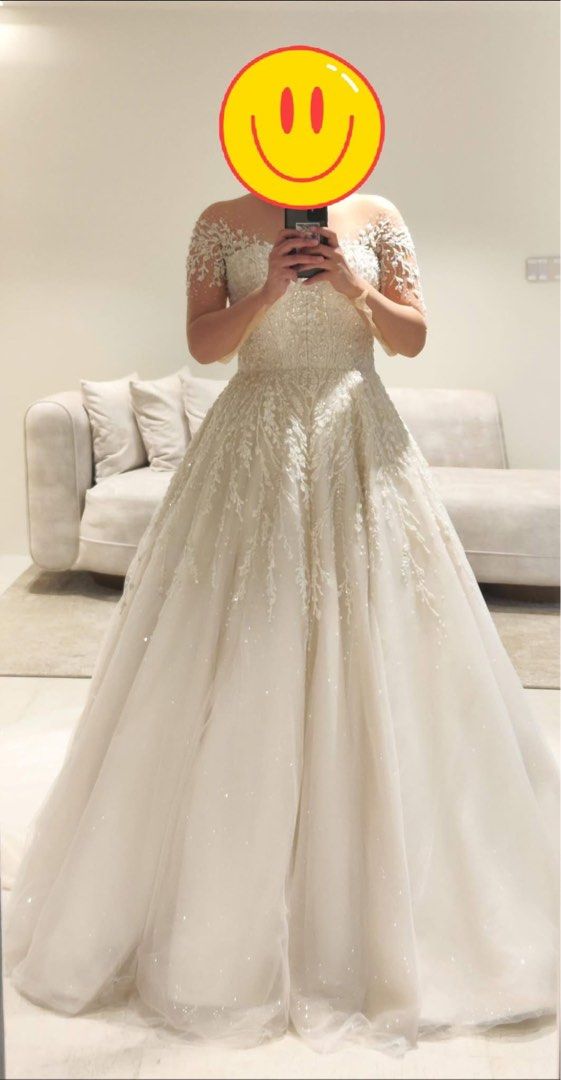 Mark Bride’s Wedding Gown (Category: Evening dresses & gowns) located in Manila. Submitted by tenderjoycee (Listing ID 1414346863, Image 1). Description: - For your reference: - My height is 5’4”, weight is 55kg - I’m a Medium in clothing sizes - Bust 36, Waist 28 (but 27 sa MB, kasi nga corset 😅) - I wore 2inch-heels during my wedding 📌Corset Type (so expect it to feel tight when wearing it because it is designed to compress and shape the body